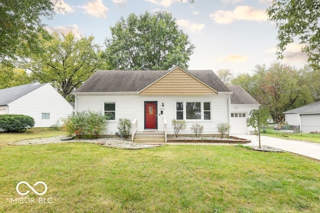 view of front of house with a front lawn