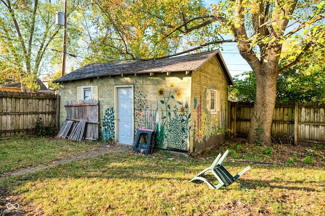 52 Home Ave, Terre Haute, IN 47803 - view of outdoor structure featuring a fenced backyard