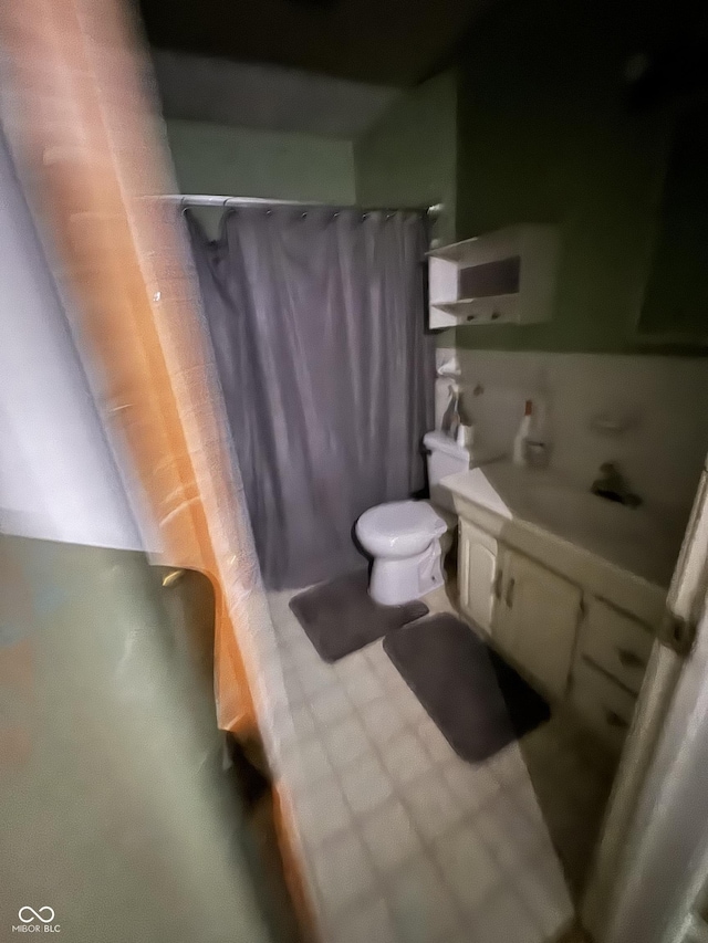 3231 W State Road 32, Westfield, IN 46074 - bathroom featuring a shower with shower curtain and vanity