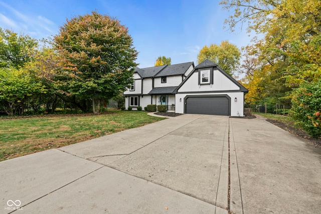 view of front of home featuring a front yard