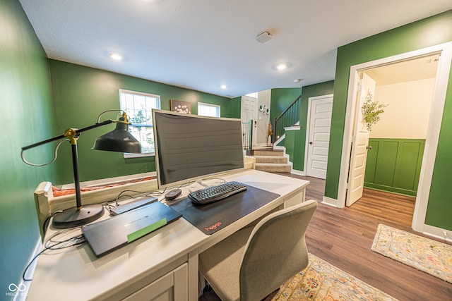 office area with light hardwood / wood-style flooring