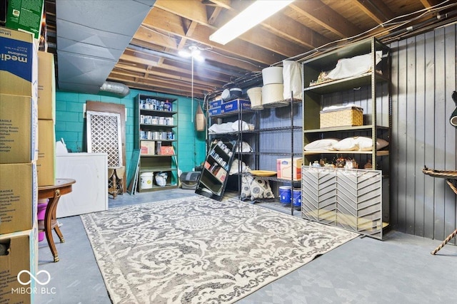 storage area with washer / clothes dryer