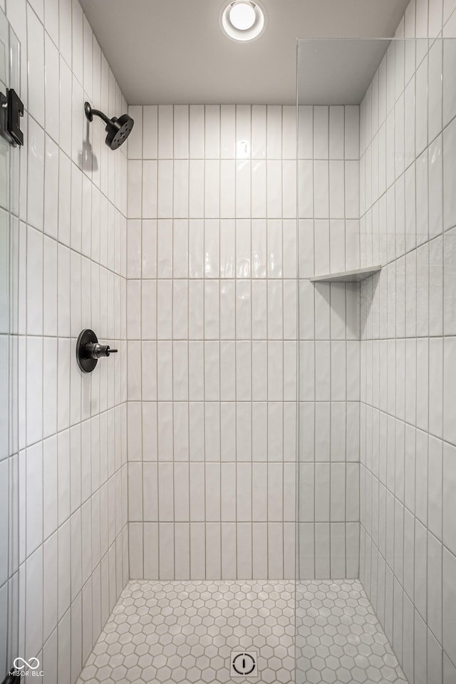 456 Monon Way Dr, Carmel, IN 46032 - full bathroom featuring tiled shower