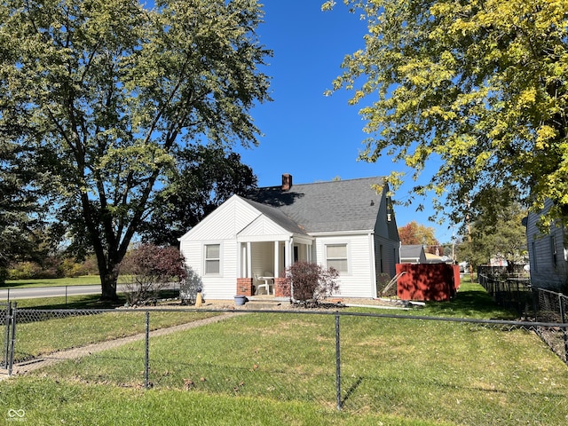 view of front of house featuring a front yard