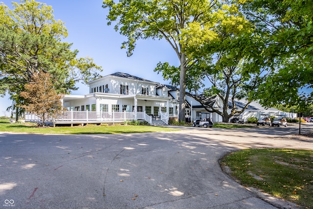 view of front facade featuring covered porch