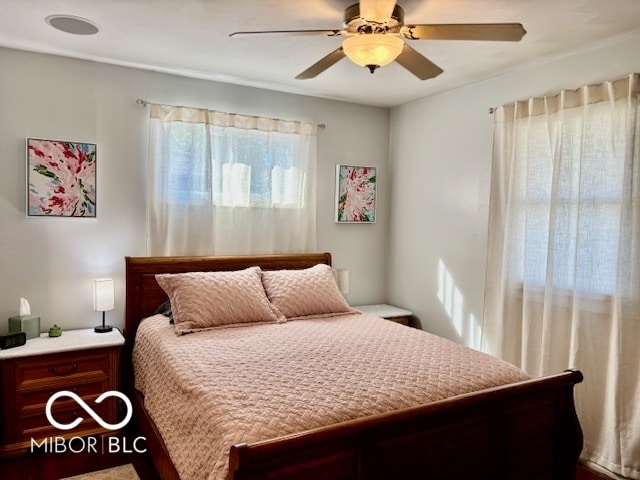 bedroom featuring ceiling fan