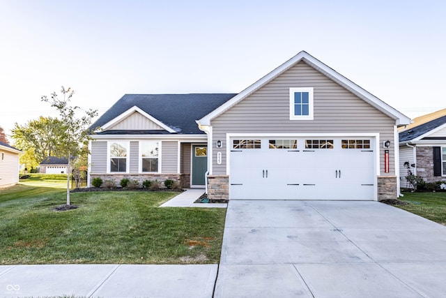 view of front of home featuring a yard