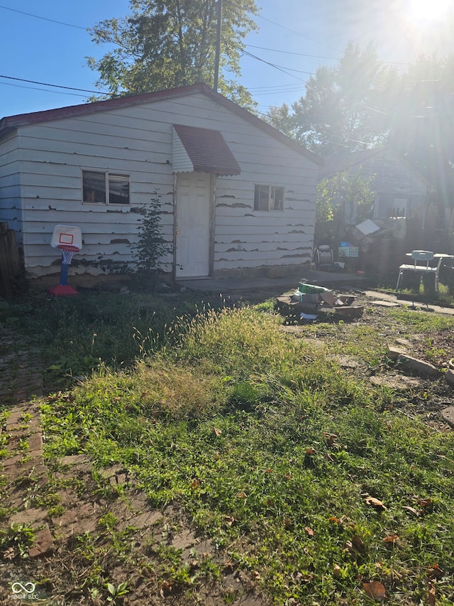 view of outbuilding