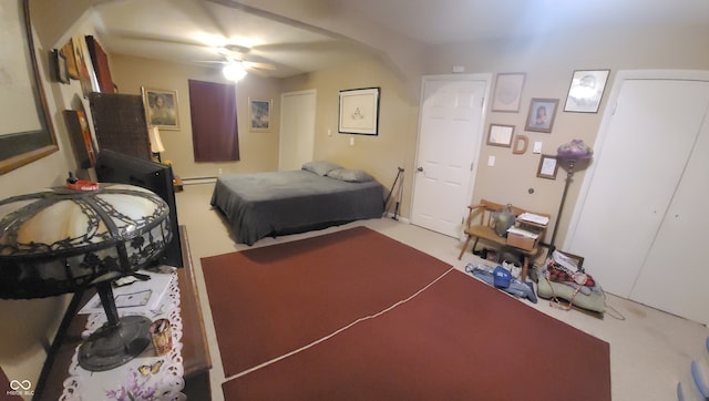 bedroom with ceiling fan