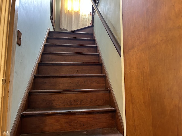 3305 N Keystone Ave, Indianapolis, IN 46218 - view of stairway
