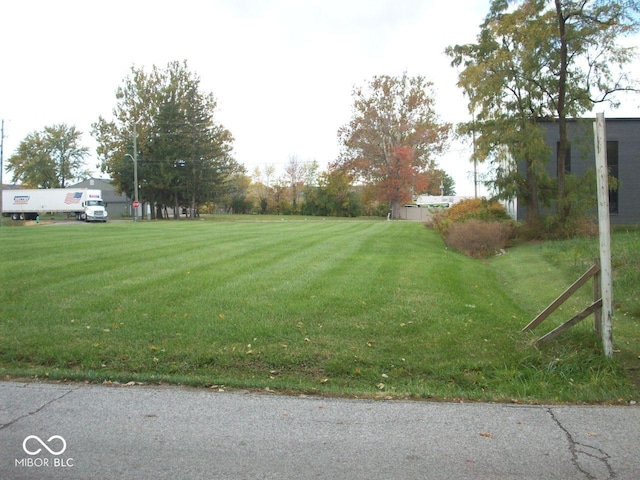6758 Gentry St, Indianapolis, IN 46250 - photo 4