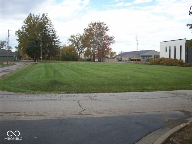 6758 Gentry St, Indianapolis, IN 46250 - photo 2