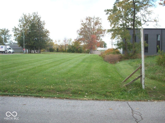 6758 Gentry St, Indianapolis, IN 46250 - photo 3