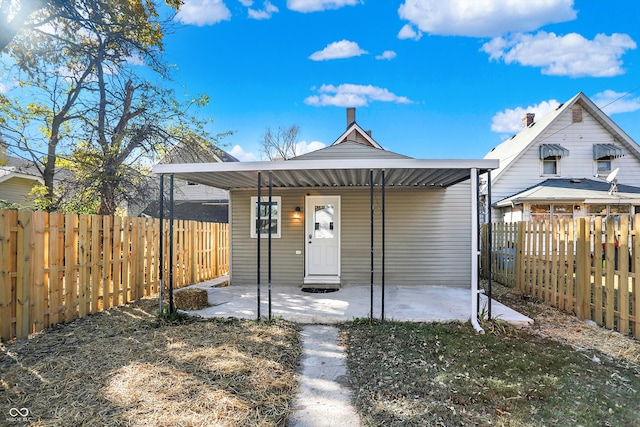 view of front of house with covered porch