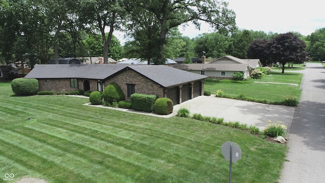 view of front of house with a front lawn