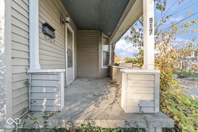 917 S 15th St, New Castle, IN 47362 - view of patio