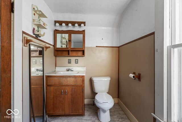 917 S 15th St, New Castle, IN 47362 - bathroom featuring vanity and toilet