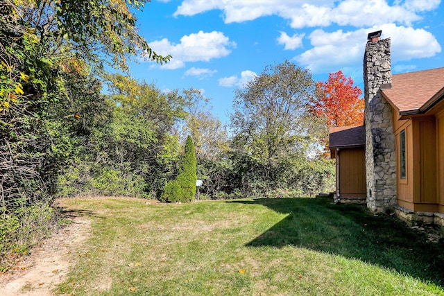 8530 Helmsman Cir, Indianapolis, IN 46256 - view of green lawn