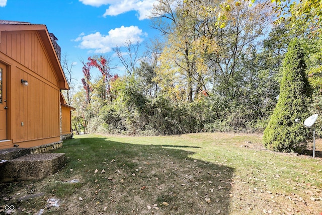 8530 Helmsman Cir, Indianapolis, IN 46256 - view of green lawn