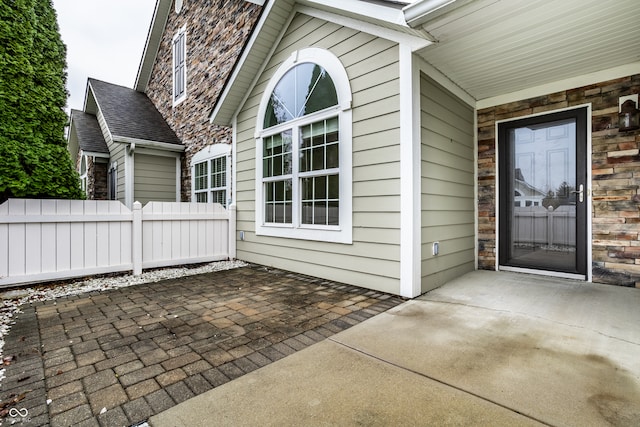 doorway to property with covered porch