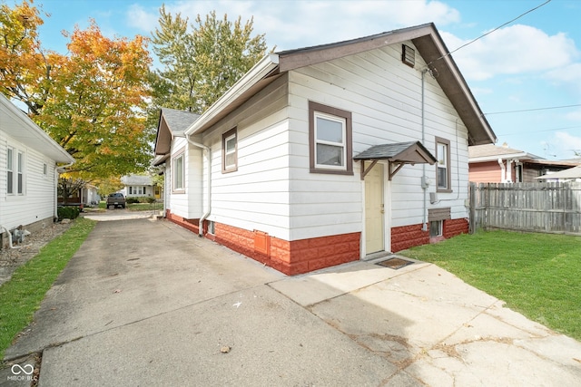 exterior space with a yard