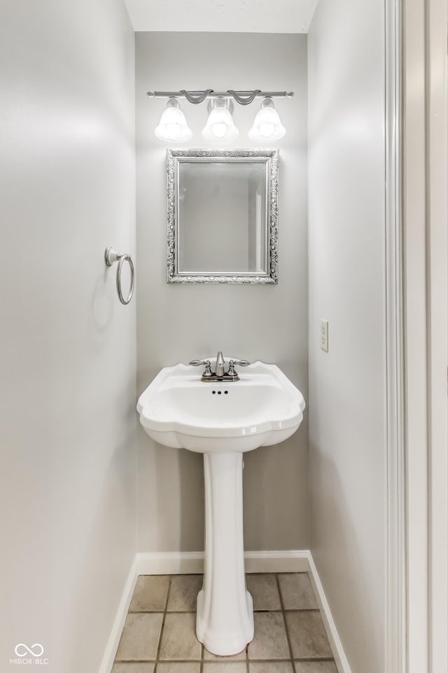 534 Austrian Way, Avon, IN 46123 - bathroom featuring baseboards and tile patterned flooring