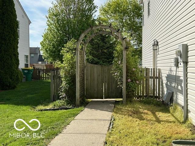534 Austrian Way, Avon, IN 46123 - view of yard