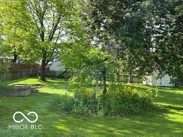 534 Austrian Way, Avon, IN 46123 - view of yard
