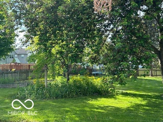 534 Austrian Way, Avon, IN 46123 - view of yard