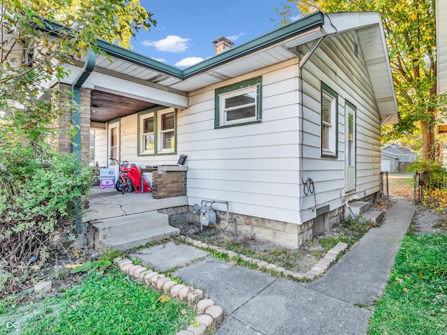 view of front of property featuring a porch