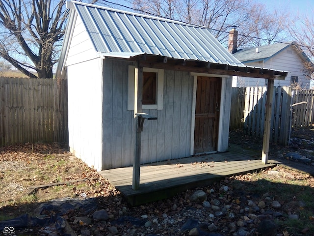 view of outbuilding