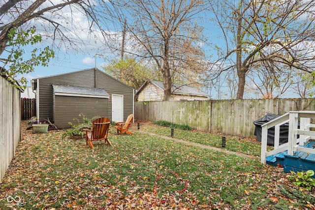 view of yard with a storage shed