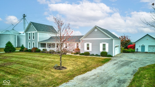 view of front of house with a front lawn