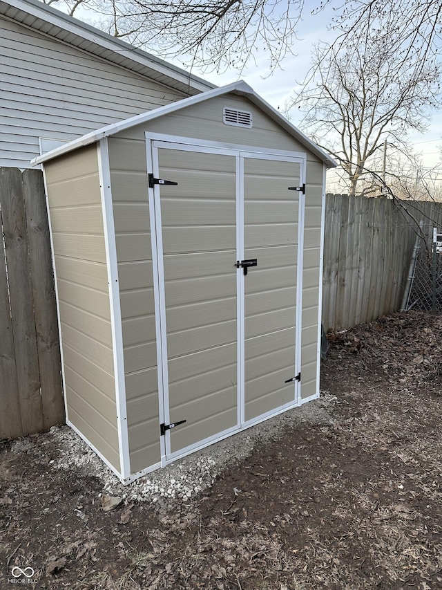 view of outbuilding