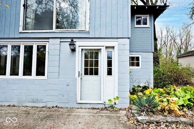 view of property entrance