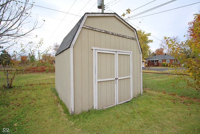 view of outdoor structure with a yard