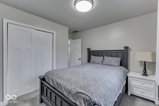 bedroom with carpet flooring