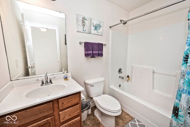 full bathroom featuring shower / tub combo with curtain, vanity, and toilet