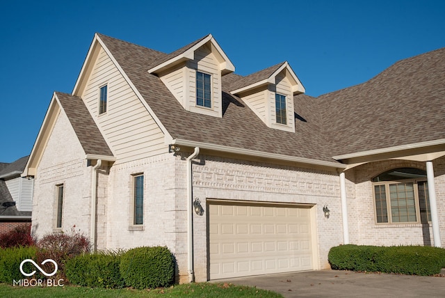 view of front facade featuring a garage