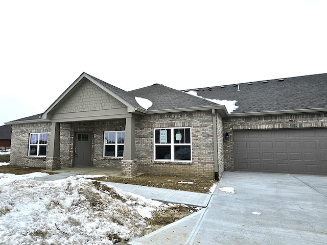 view of front facade featuring a garage