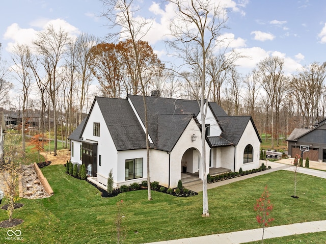 view of front of house featuring a front yard