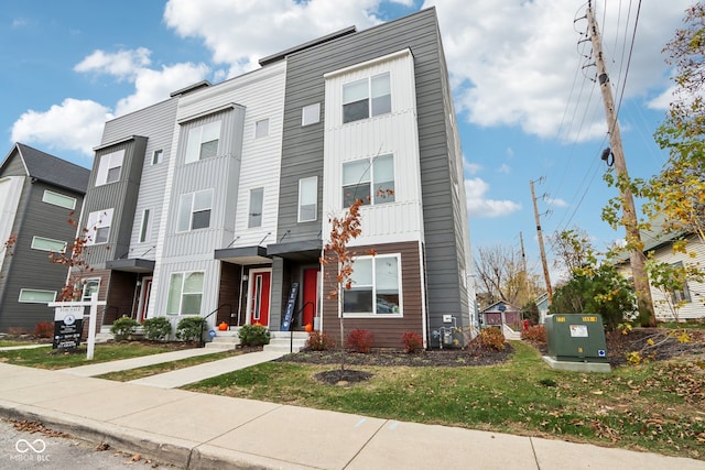 view of townhome / multi-family property