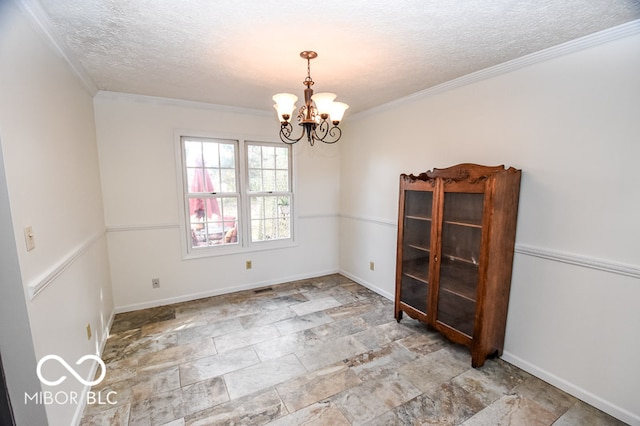 unfurnished room with visible vents, baseboards, an inviting chandelier, crown molding, and a textured ceiling