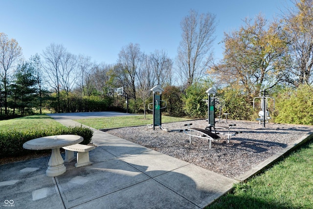 7290 Lockford Walk N, Avon, IN 46123 - view of community with a yard and community basketball court
