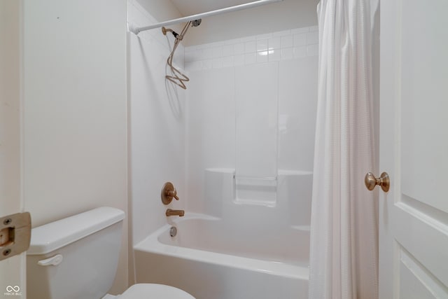 7290 Lockford Walk N, Avon, IN 46123 - bathroom featuring toilet and shower / bath combo