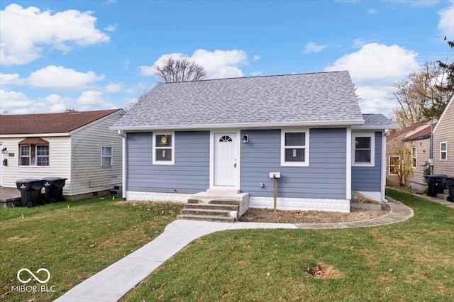 view of front of house featuring a front lawn