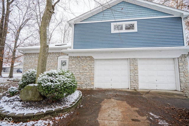 view of front of home featuring a garage