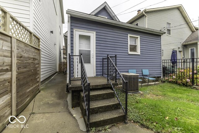 907 S E St, Indianapolis, IN 46225 - back of property