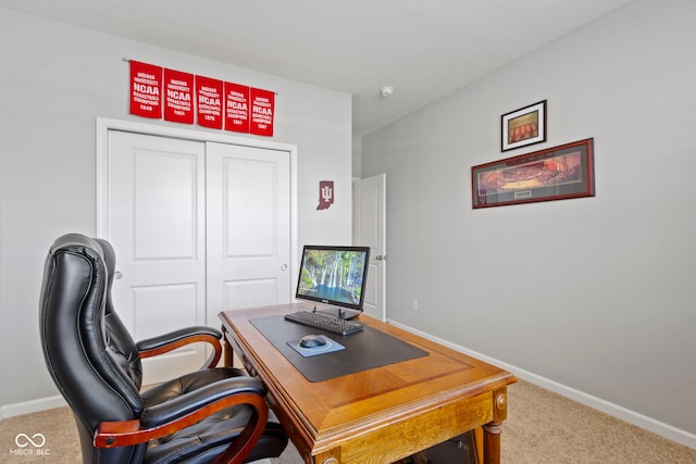 office area with carpet