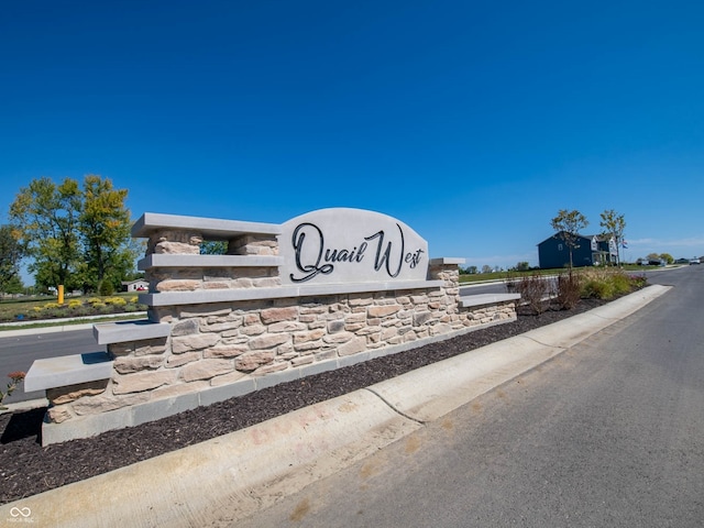 view of community / neighborhood sign